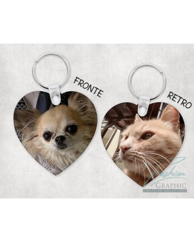 Portachiavi ciondolo in legno forma cuore personalizzato con due foto su entrambi i lati dettagli